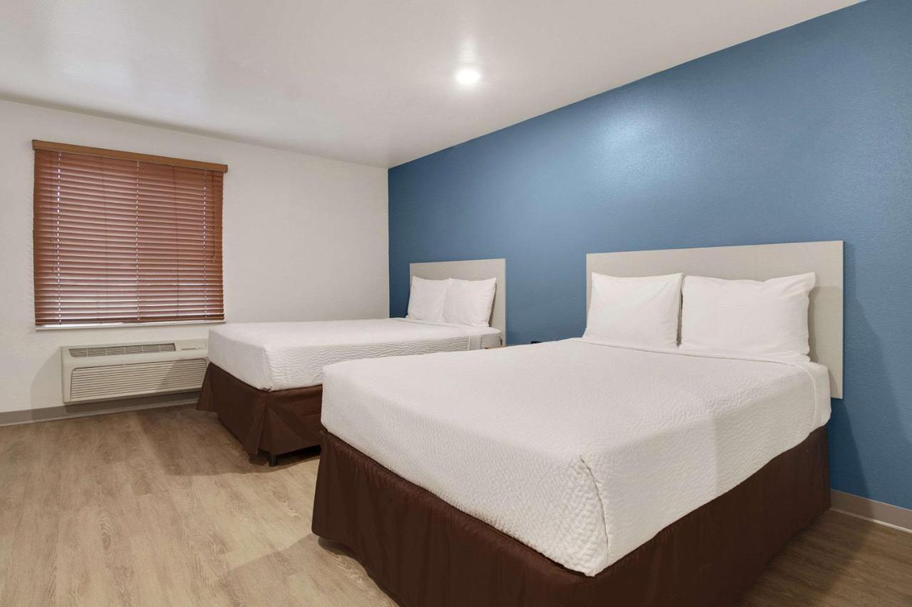 Woodspring Suites Конро Екстериор снимка