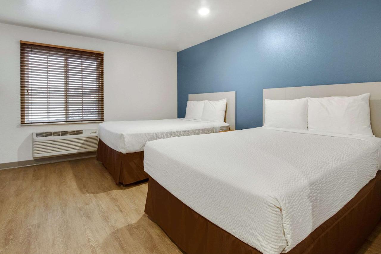 Woodspring Suites Конро Екстериор снимка