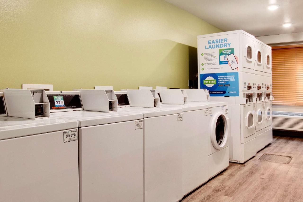 Woodspring Suites Конро Екстериор снимка