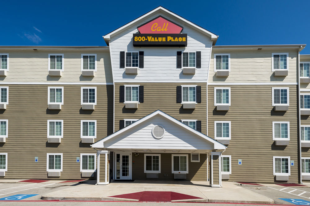 Woodspring Suites Конро Екстериор снимка