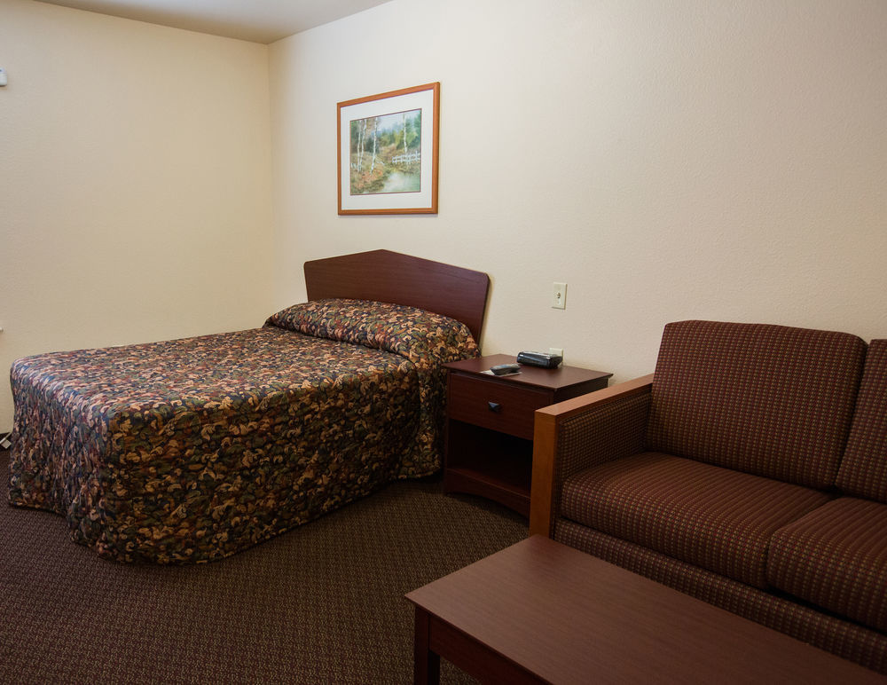 Woodspring Suites Конро Екстериор снимка