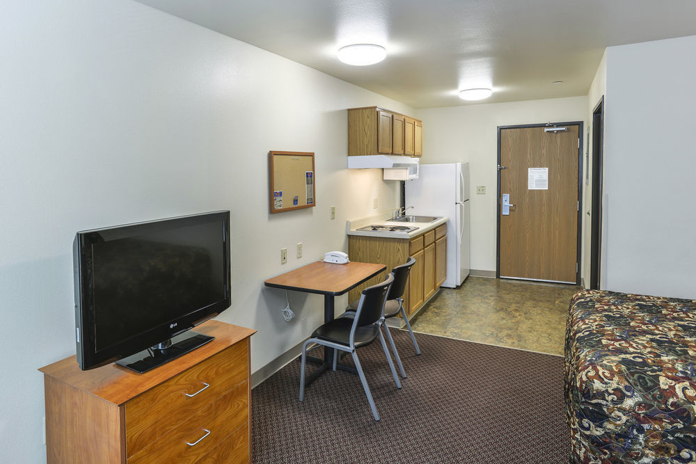 Woodspring Suites Конро Екстериор снимка
