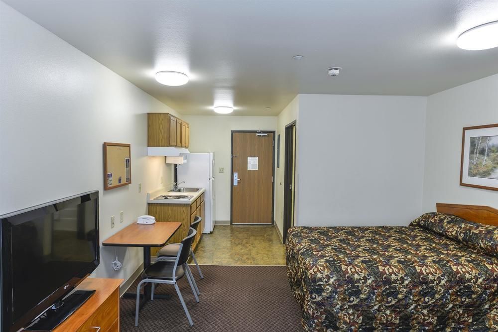 Woodspring Suites Конро Екстериор снимка
